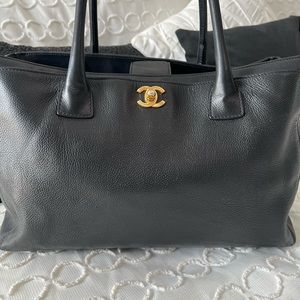 Cerf Executive Black Leather Tote